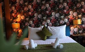 Hotel West Inn